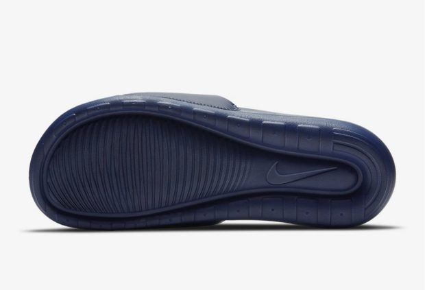 NIKE Victori One Men's Slides - Navy